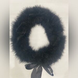New adorable, bebe Black Feathered Scarf